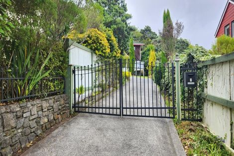 Photo of property in 4 Parsons Glen, Karori, Wellington, 6012
