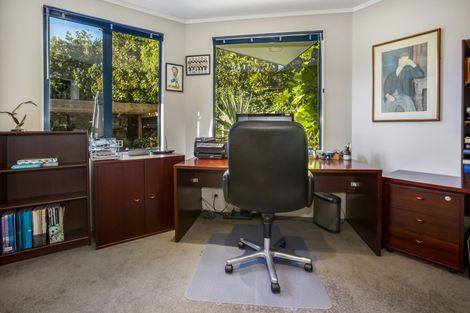 Photo of property in 15a Seaview Road, Paremata, Porirua, 5024