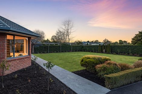 Photo of property in 32 Hussey Road, Harewood, Christchurch, 8051