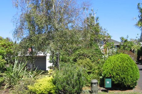 Photo of property in 41 Divich Avenue, Te Atatu South, Auckland, 0610