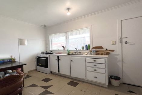 Photo of property in 1 Marsh Avenue, Forrest Hill, Auckland, 0620