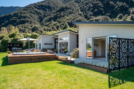 Photo of property in 13 Fantail Lane, Mount Creighton, Queenstown, 9371