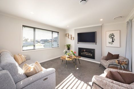 Photo of property in 6 Atlantic Drive, Fitzherbert, Palmerston North, 4410