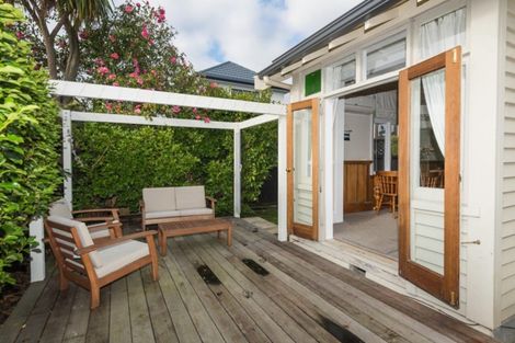 Photo of property in 44 Geraldine Street, Edgeware, Christchurch, 8013