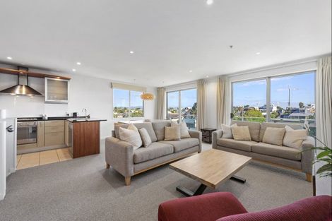 Photo of property in 312/136 Marine Parade, Mount Maunganui, 3116
