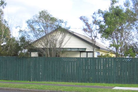 Photo of property in 1/17 Gosford Drive, Botany Downs, Auckland, 2010