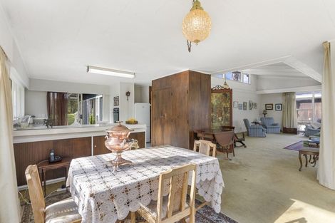 Photo of property in 6 The Esplanade, Castor Bay, Auckland, 0620