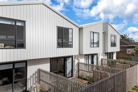 Photo of property in 4/29 Normandy Place, Henderson, Auckland, 0610