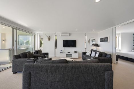 Photo of property in 1/225 Lake Terrace, Waipahihi, Taupo, 3330