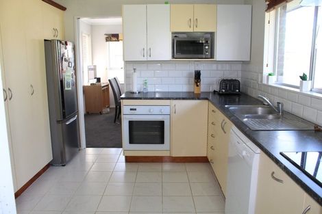 Photo of property in 7 Denver Place, Milson, Palmerston North, 4414