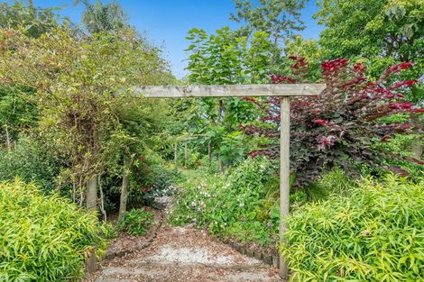 Photo of property in 1688 South Head Road, South Head, Helensville, 0874
