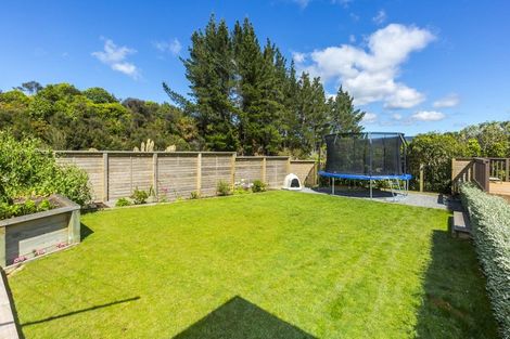 Photo of property in 1 Mckenzie Way, Timberlea, Upper Hutt, 5018