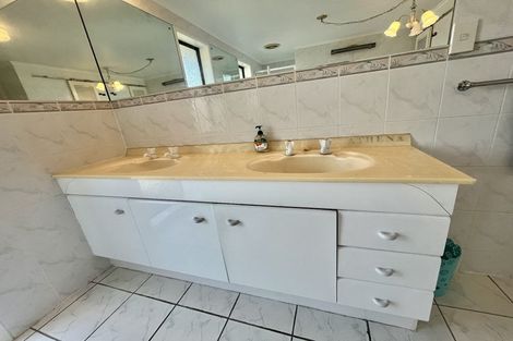 Photo of property in 3 Everglade Drive, Goodwood Heights, Auckland, 2105