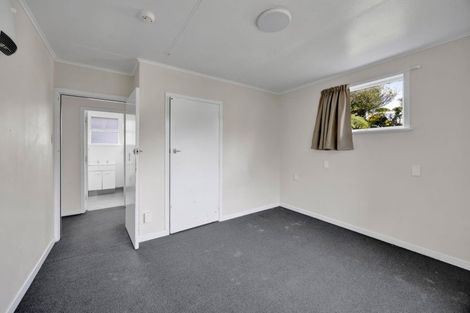 Photo of property in 19 Oranga Street, Marfell, New Plymouth, 4310