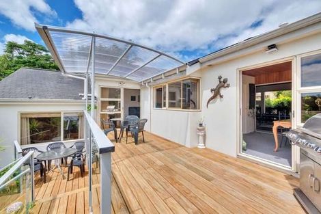 Photo of property in 1/8 Sunset Road, Unsworth Heights, Auckland, 0632