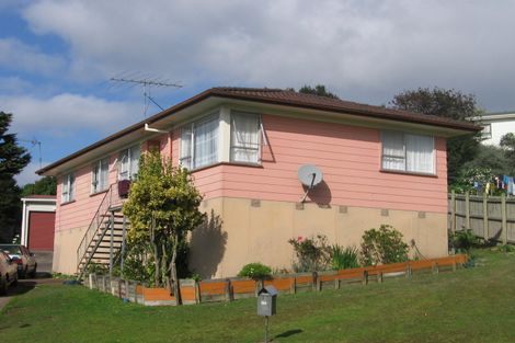 Photo of property in 18 Zingaro Place, Massey, Auckland, 0614