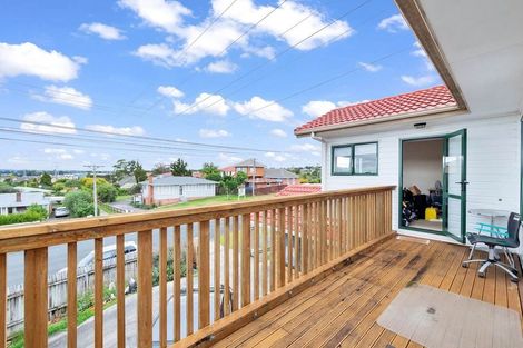 Photo of property in 52a Roberts Road, Te Atatu South, Auckland, 0610