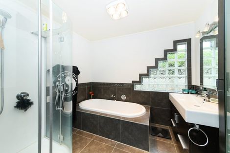 Photo of property in 104 Roberts Line, Kelvin Grove, Palmerston North, 4414