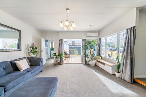 Photo of property in 20 Jocelyn Crescent, Pinehaven, Upper Hutt, 5019