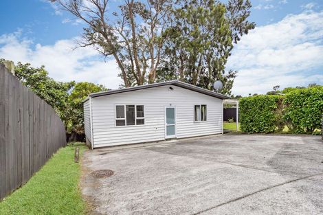 Photo of property in 9 Flaunty Place, West Harbour, Auckland, 0618
