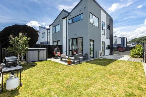 Photo of property in 8 Gloaming Lane, Wallaceville, Upper Hutt, 5018