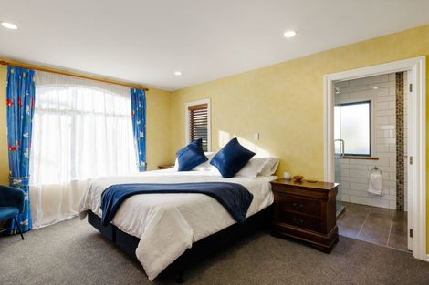 Photo of property in 16 Cranwell Place, Hillcrest, Hamilton, 3216