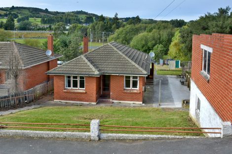 Photo of property in 28 Waldron Crescent, Green Island, Dunedin, 9018