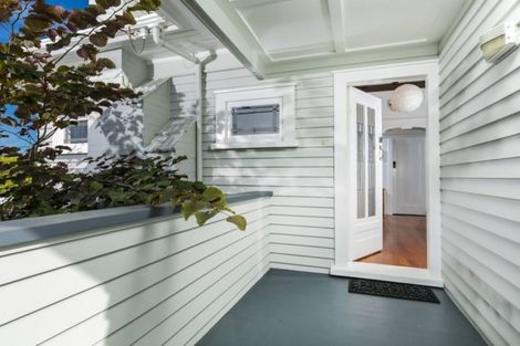 Photo of property in 23 Eversleigh Road, Belmont, Auckland, 0622