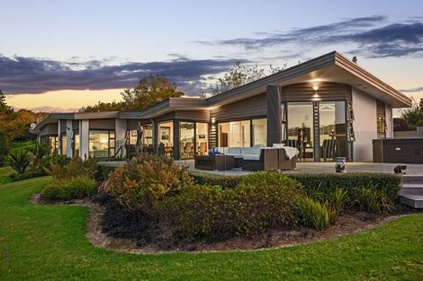 Photo of property in 44 Warman Road, Okura, Albany, 0792