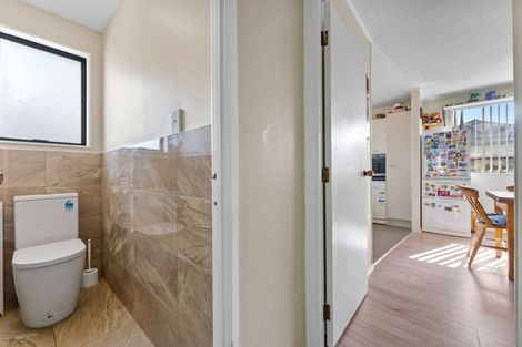 Photo of property in 2/10 Silver Road, Weymouth, Auckland, 2103