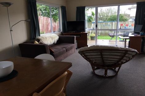 Photo of property in 2/328 Rangatira Road, Beach Haven, Auckland, 0626