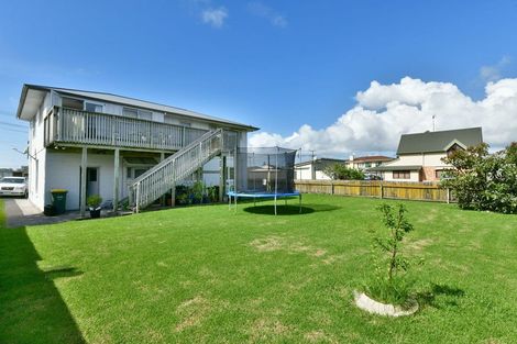 Photo of property in 242 Centreway Road, Orewa, 0931