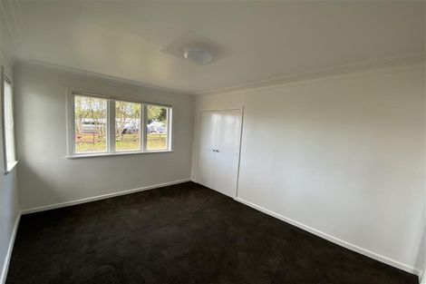 Photo of property in 50 Awaroa Road, Sunnyvale, Auckland, 0612