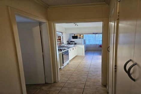 Photo of property in 28 Fuchsia Avenue, Pukete, Hamilton, 3200