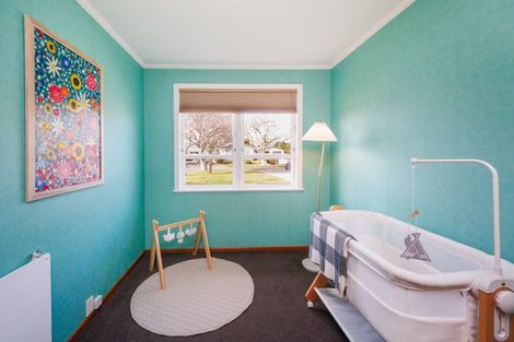 Photo of property in 2 Oban Place, Awapuni, Palmerston North, 4412