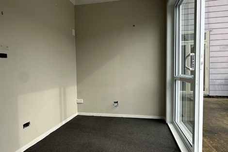 Photo of property in 16 Tracey Terrace, Te Atatu South, Auckland, 0602