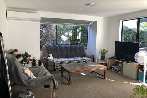 Photo of property in 17a Wynyard Crescent, Fernhill, Queenstown, 9300