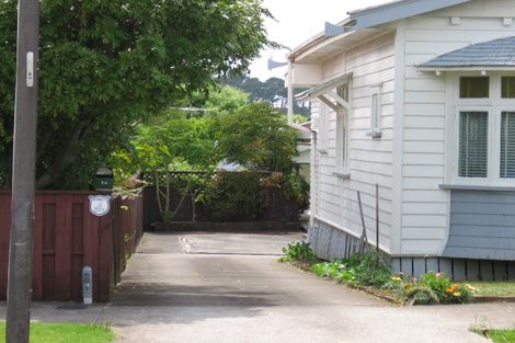 Photo of property in 9 Kiwi Road, Point Chevalier, Auckland, 1022