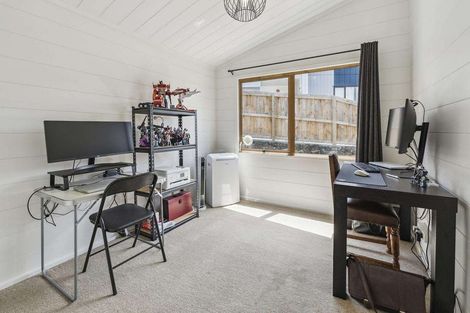 Photo of property in 27 Rotoiti Avenue, Pakuranga Heights, Auckland, 2010