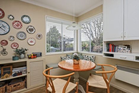 Photo of property in 2/32 Greenwood Road, Havelock North, 4130