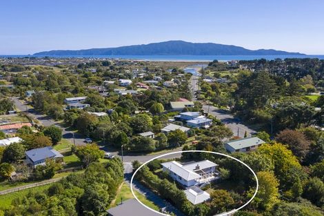 Photo of property in 3 Toroa Road, Otaihanga, Paraparaumu, 5036