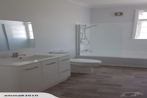 Photo of property in 24 Rewa Street, Takaro, Palmerston North, 4412