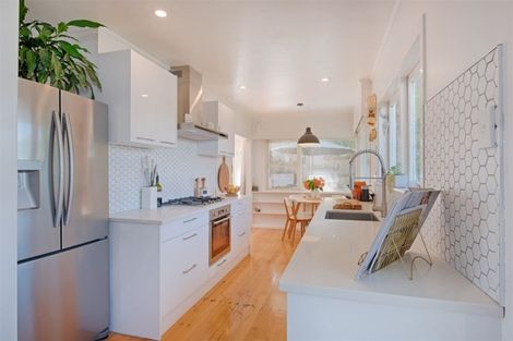 Photo of property in 2/526 Beach Road, Murrays Bay, Auckland, 0630