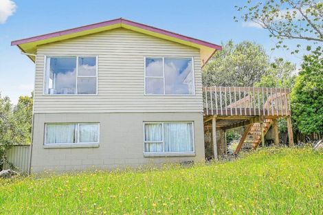 Photo of property in 220 Glamorgan Drive, Northcross, Auckland, 0630