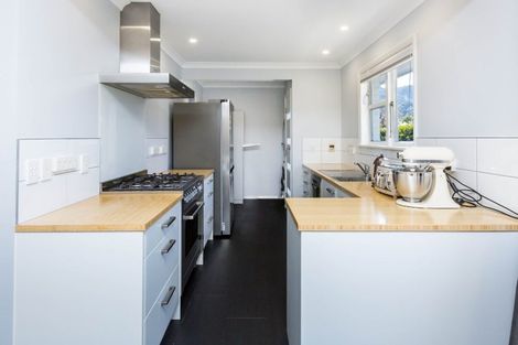 Photo of property in 19 Victoria Street, Ebdentown, Upper Hutt, 5018