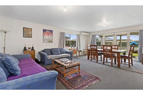 Photo of property in 43 Arcon Drive, Broomfield, Christchurch, 8042