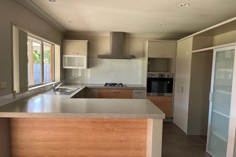 Photo of property in 18 Bellshill Close, Wattle Downs, Auckland, 2103