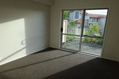 Photo of property in Santa Rosa, 2/340 Gulf Harbour Drive, Gulf Harbour, Whangaparaoa, 0930