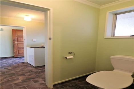 Photo of property in 17 Queen Street, Pareora, 7912