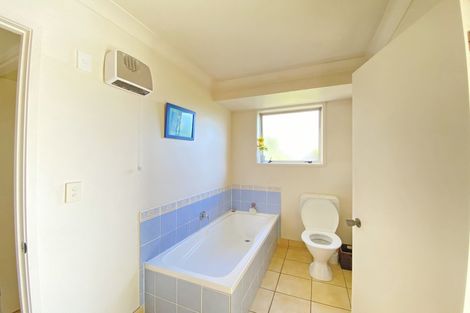 Photo of property in 11a Te Kanawa Crescent, Henderson, Auckland, 0610